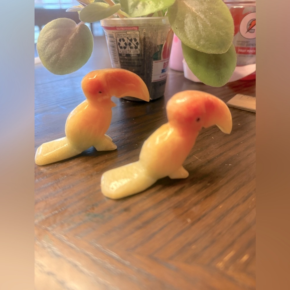 Vintage Toucan Bird Gemstone Hand Carved Stone Art Sculpture Figurine Miniature